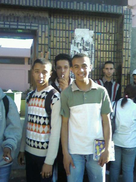 voila houssa et hicham et nassim acot� de zizou