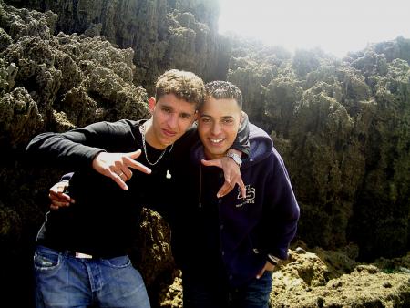 c'est abdelatif et issam