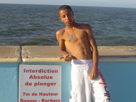 ana houwa hadak rakoum 3arfini yaak walakin 3andakoum rakayen lfoundo