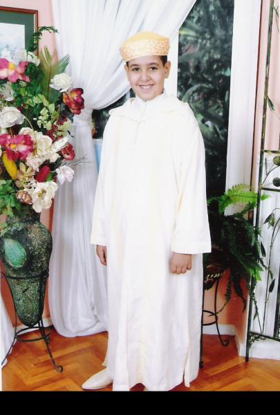 c'est walid le fr�re de zouzou.kichbah liha yak??